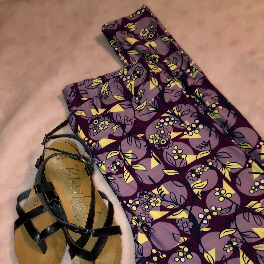 TC LuLaRoe leggings.